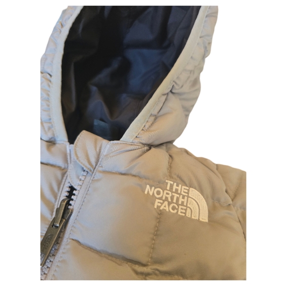 North Face Baby Reversible ThermoBall Hooded Jacket Grey 3-6 MOS  NWT - Picture 4 of 5